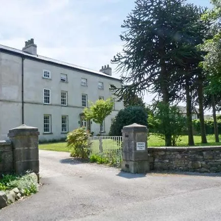 2 Cark House Apartment *